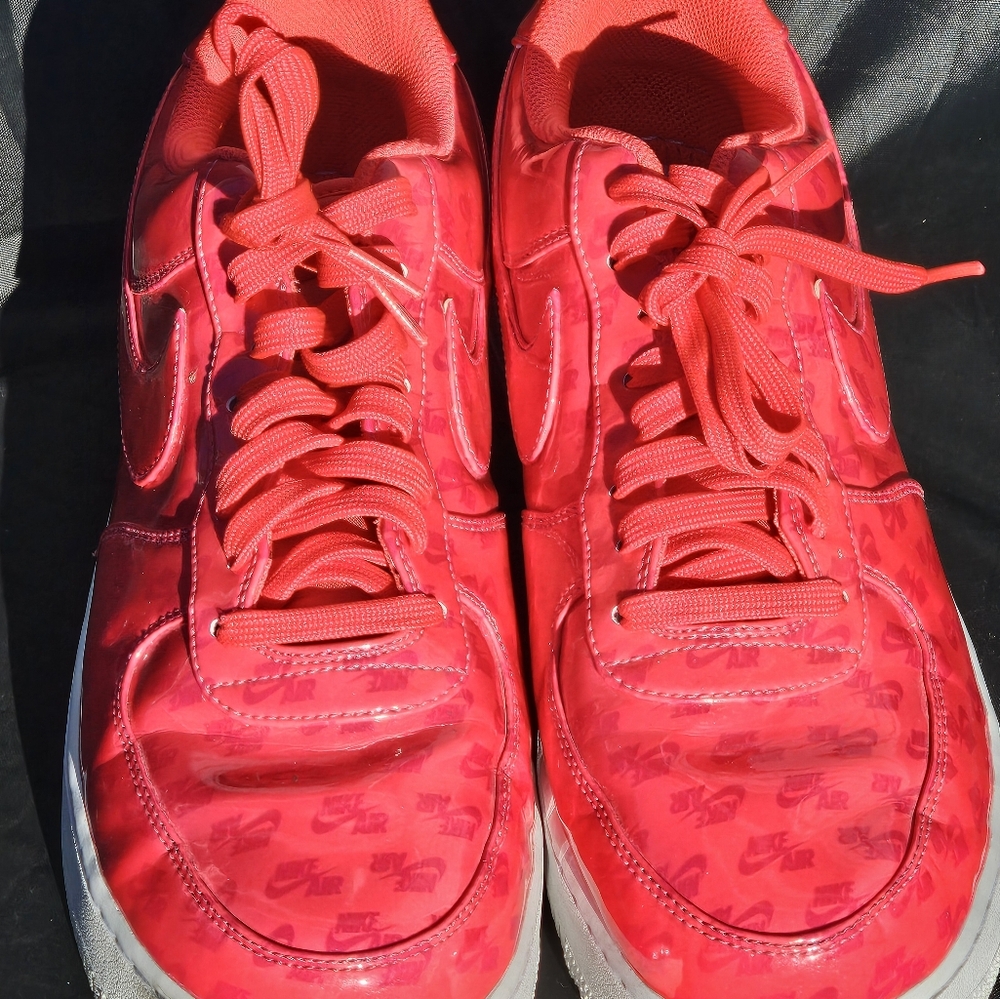 Nike Air Force 1 LV8 UV Logo Siren Red Low Top Size 11.5 AJ9505-600 - Picture 4 of 8